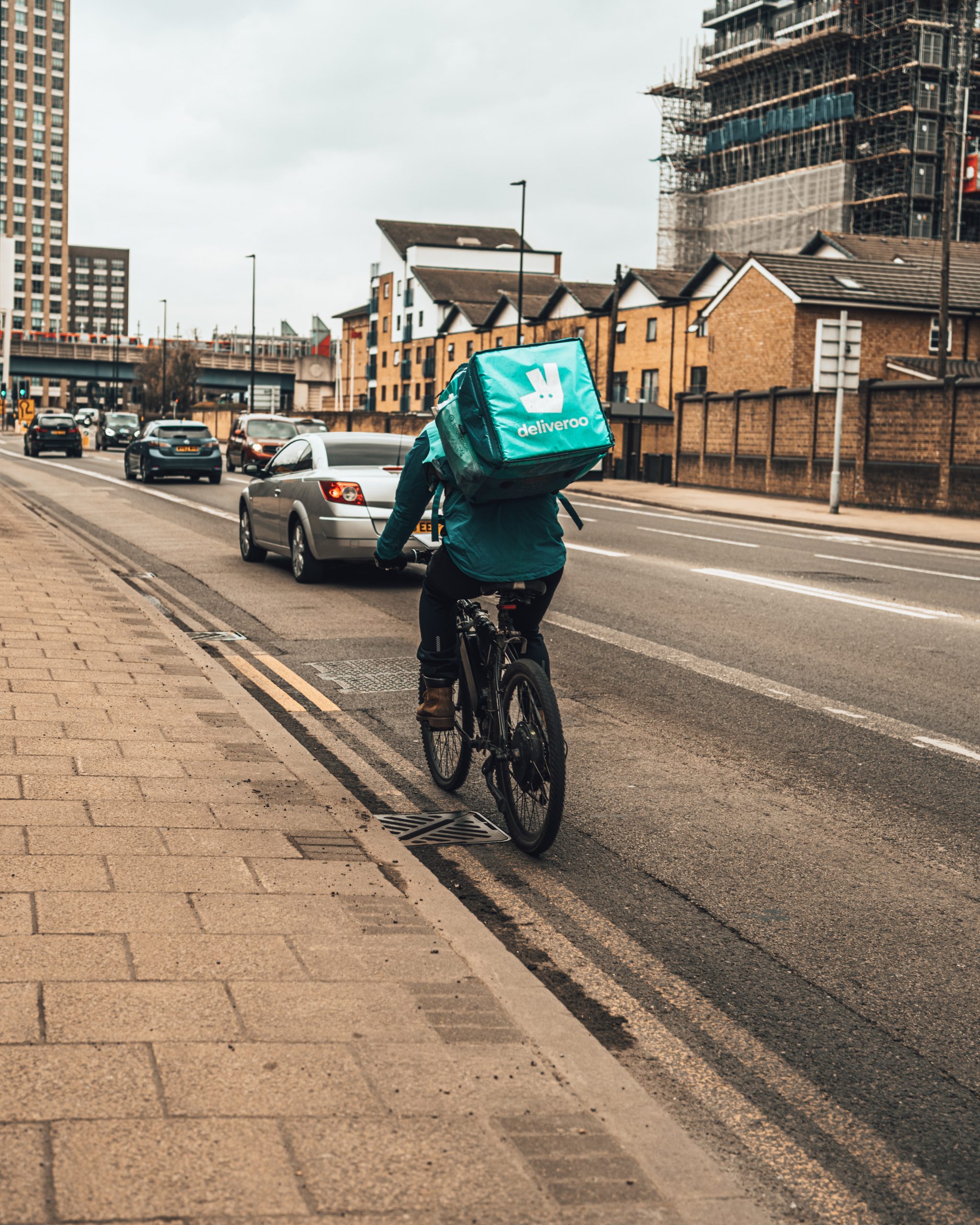 UK Supreme Court rejects Deliveroo riders’ challenge - Ius Laboris