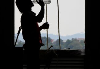 Extreme heat at work article cover