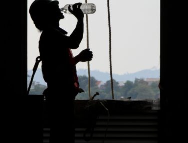 Extreme heat at work article cover